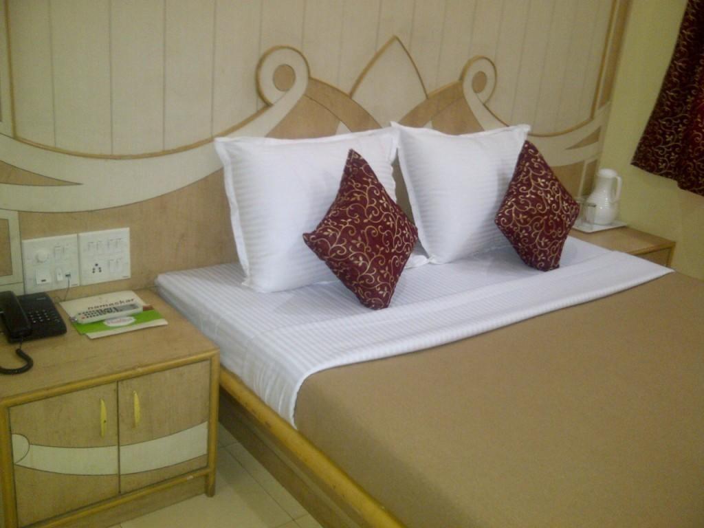 Om Sai Palace Hotel