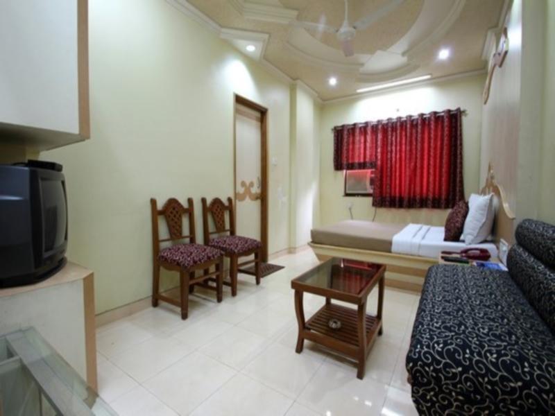 Om Sai Palace Hotel Pune